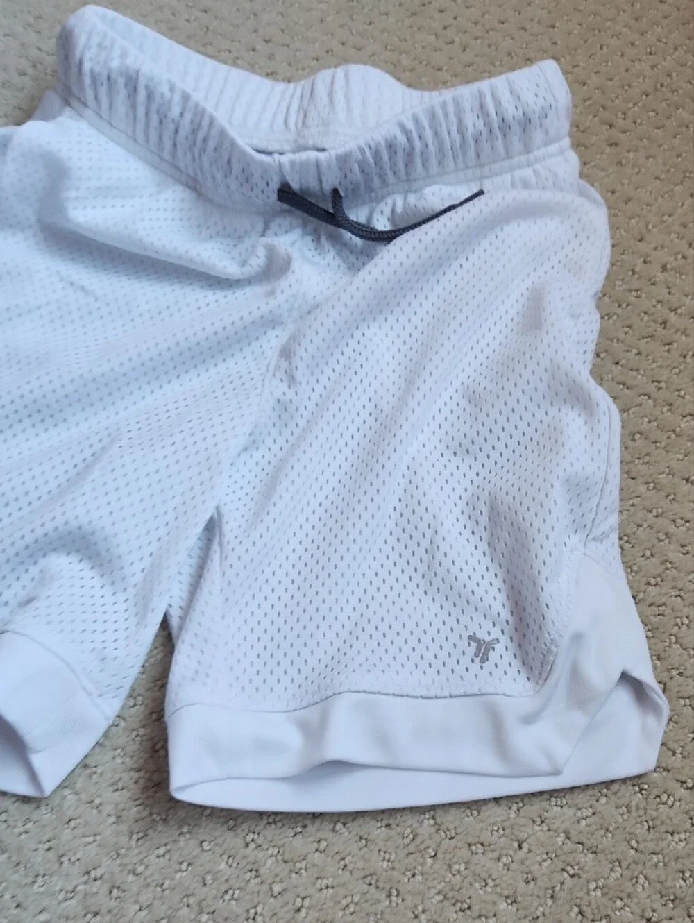 ❤️3/$15❤️Old Navy White Mesh Athletic Shorts with Contrast Drawstring